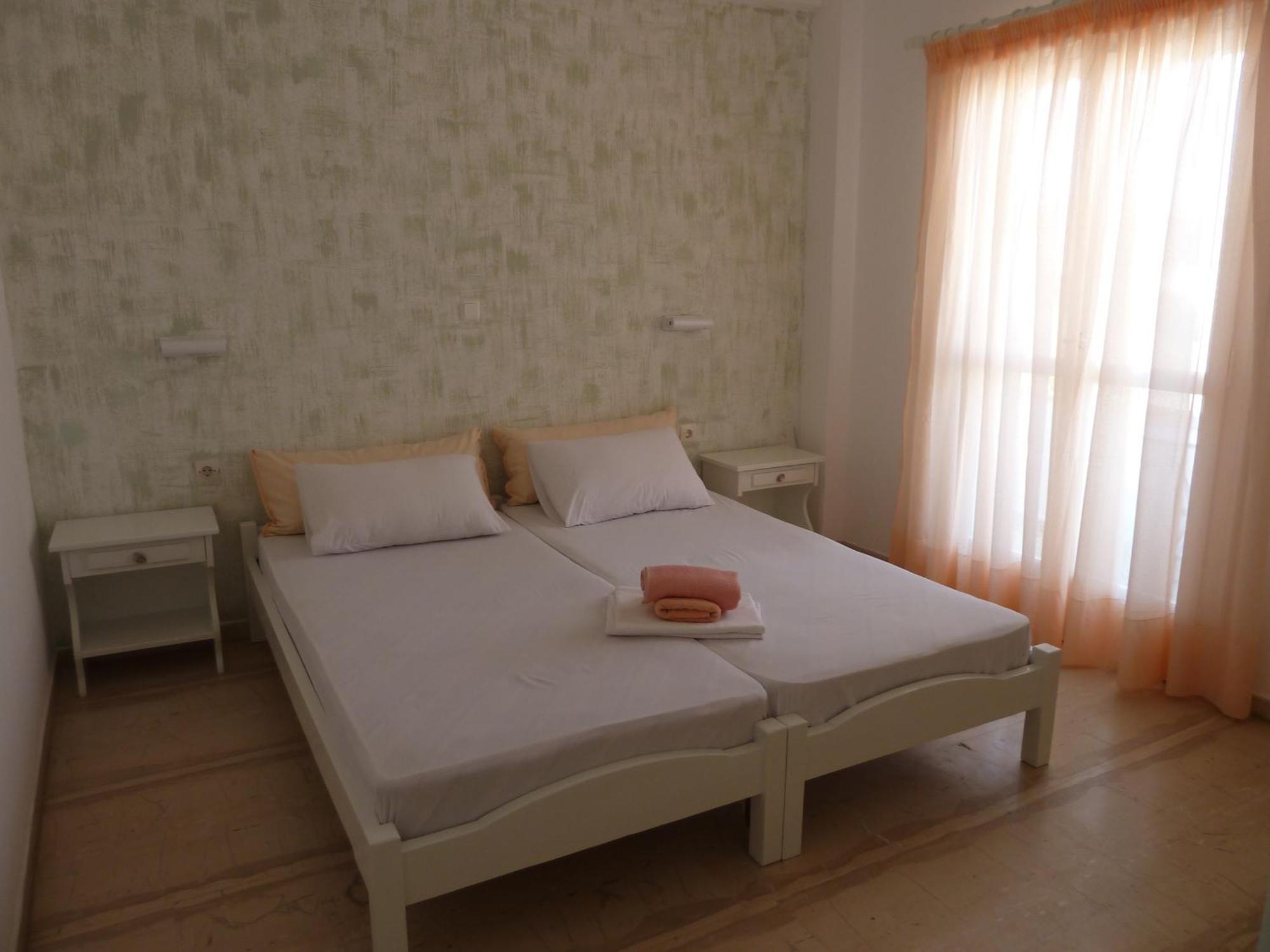 Four Seasons Rooms & Apartments Иос Экстерьер фото