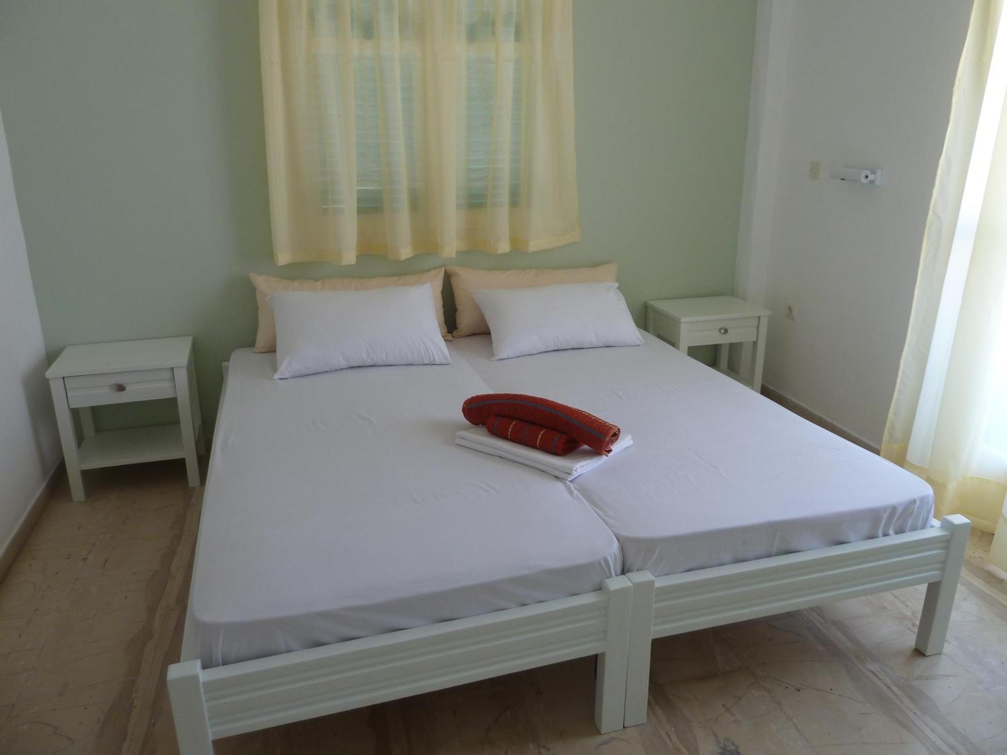 Four Seasons Rooms & Apartments Иос Экстерьер фото