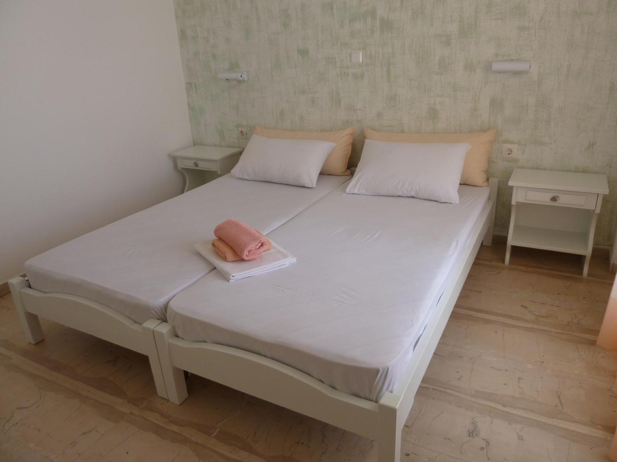 Four Seasons Rooms & Apartments Иос Экстерьер фото