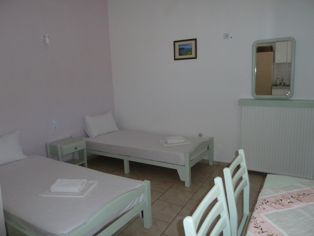 Four Seasons Rooms & Apartments Иос Номер фото